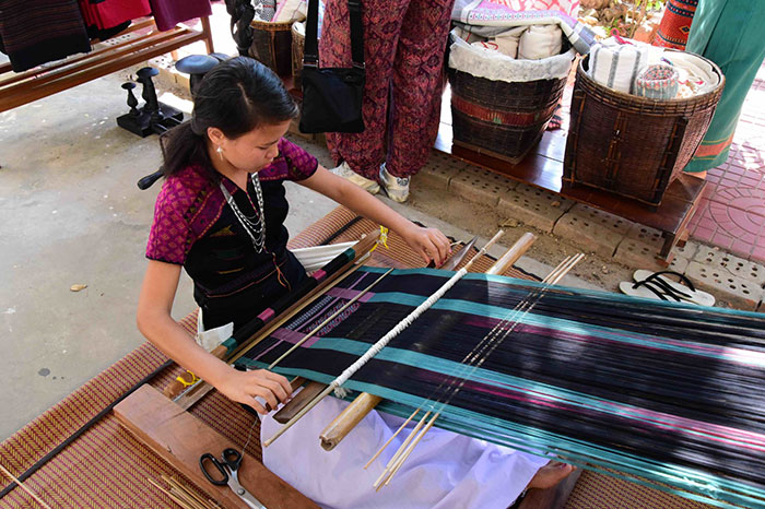 artisanat Mandalay textiles birmans artisane